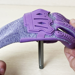 الأكثر مبيعًا قفازة سيليكون واقية مضادة للقطع من البوليستر تأثير على العمل - Product Image 5