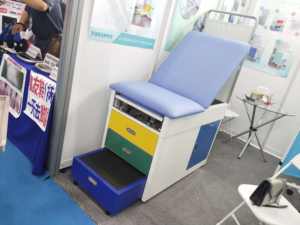 MT medico ospedale letti ostetrici esame tavolo staffe visita ginecologica letto per la vendita - Product Image 4