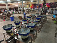 Vente chaude Petites Pièces Quincaillerie Vis Écrous Boulon Comptage sac Tri Machine À Emballer Avec Plaque Vibrante