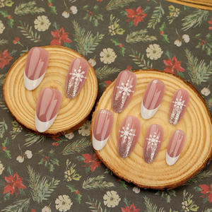 24 <span class=keywords><strong>Uñas</strong></span> Postizas de ABS con Diseño de Copos de Nieve Blancos Brillantes de Navidad, <span class=keywords><strong>Uñas</strong></span> de Ataúd Brillantes para Presionar y Colocar en los Dedos - Product Image 1