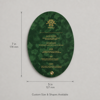 Menu de mariage élégant en velours vert foncé, style européen vintage, avec œillets, rivets, pompon, monogramme personnalisé en feuille d'or, fait main pour