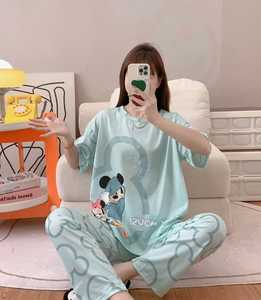 Ensemble de vêtements de nuit d'été deux pièces lisses pour femmes pantalons à manches courtes et vêtements de nuit à col <span class=keywords><strong>pas</strong></span> <span class=keywords><strong>cher</strong></span> <span class=keywords><strong>Homewear</strong></span> avec dessin animé - Product Image 4