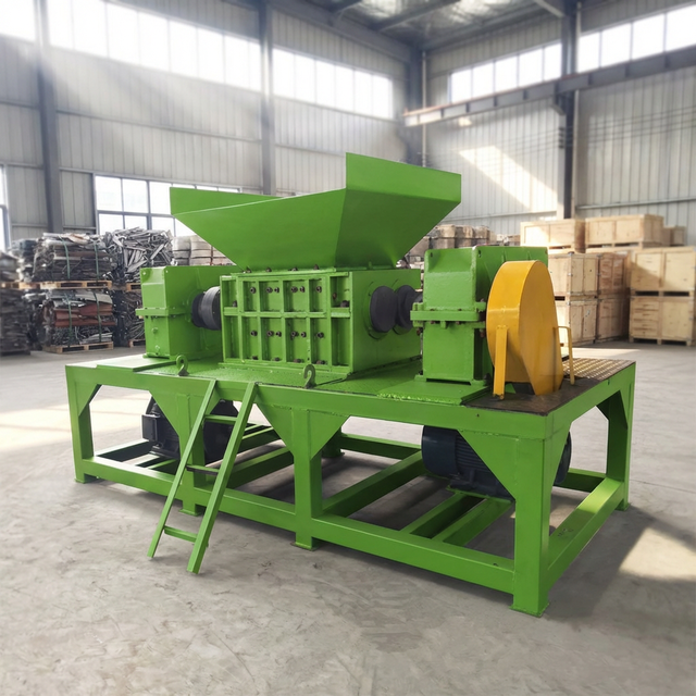 Large Capacity Double Gearbox E-waste Shredder Machine Industrial Electronic Waste Recycling Old Computer TV Mobile Phone PCB
