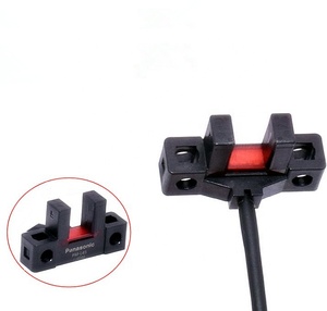 เซ็นเซอร์โฟโตอิเล็กทริคแบบ U รุ่น PM-L45 5V-24V ระยะตรวจจับ 6 มม. สำหรับสัญลักษณ์สี พร้อมแอมพลิฟายเออร์ในตัวแบบใหม่ - Product Image 1
