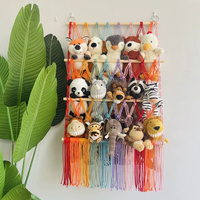 Hamac de rangement moderne en macramé pour animaux en peluche avec support en bois et filet de rangement suspendu style bohème pour chambre et salon