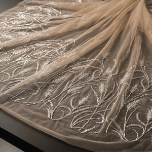 Tissu en tulle floral brodé de perles couleur chair et de plumes de blé, avec dentelle en cristal argenté motif vigne, pour robe de mariée - Product Image 1