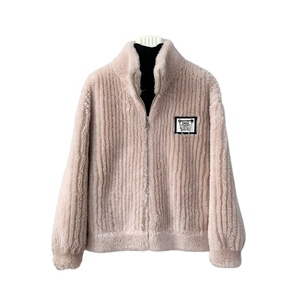 Cappotto caldo invernale in Shearling da donna in pelliccia di agnello da donna - Product Image 1