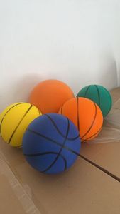 Ballon de basketball promotionnel en gros, coloré, silencieux et élastique pour jeux en extérieur - Product Image 6