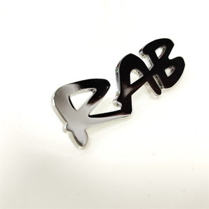 OEM Nhà Máy Túi Phụ Kiện Làm Kim Loại Dập Nổi Tên Tấm Logo Tag, Tùy Chỉnh Khắc Kim Loại Thương Hiệu Logo Nhãn Cho Túi Xách - Product Image 1