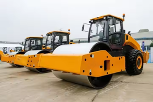 Compacteur vibrant avancé 6630E, classe 30t, 4 vitesses, vitesse de déplacement 10,4 km/h et capacité de franchissement de pente de 45 % - Product Image 5