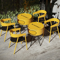 Meubles de restaurant au design industriel en métal de type fût d'huile : Table haute de bar et chaises, Tables de bar hautes et chaises hautes