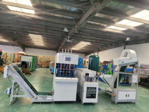 เครื่องเป่าขวด PET กึ่งอัตโนมัติ 4 ช่อง พร้อม PLC และมอเตอร์ ราคาโรงงานแข่งขันได้ - Product Image 6