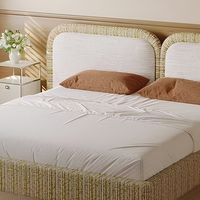 Lit double moderne de style designer en tissu de coton et lin italien minimaliste, 1,8 m, arqué, sur pieds, confortable, en bois de pin