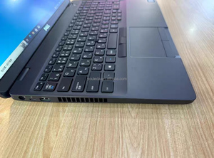 Bon prix pour un ordinateur portable d'occasion Dell E5500 8e génération, 8 Go, 256 Go, idéal pour le travail de bureau quotidien, les études et les projets étudiants, clavier numérique. - Product Image 3