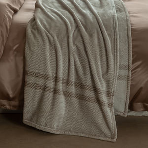 Luxe Polyester Effen Geprinte Visgraat Thermisch Geweven Milieuvriendelijke Anti-Pilling Ademende Lichtgewicht Zachte Deken - Product Image 5