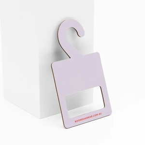 Cintres pour vêtements en carton épais recyclé, imprimés en offset CMYK et vernissés - Product Image 6
