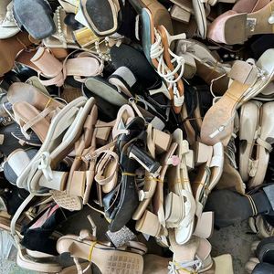 S14 Chaussures d'occasion Ballots Sandales d'occasion Pantoufles Vente en gros Chaussures d'été Chaussure pour dames - Product Image 3