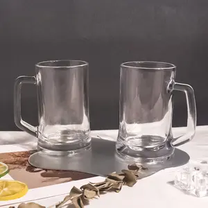 Vente en gros 500ml 17oz de haute qualité grande capacité classique tasse en verre transparent Logo personnalisé boisson vin bière tasse avec poignée