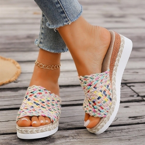 Nouvelles mules <span class=keywords><strong>compensées</strong></span> tissées colorées pour femmes été 2025 - <span class=keywords><strong>Espadrilles</strong></span> <span class=keywords><strong>à</strong></span> semelle épaisse, sandales décontractées <span class=keywords><strong>à</strong></span> bout ouvert pour la plage - Product Image 1