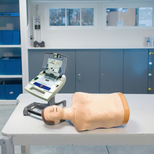 Kombinasi dari defibrilasi simulasi eksternal otomatis dan CPR pelatihan manusia tersimulasi - Product Image 3
