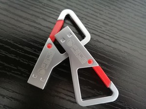 Memoria USB al <span class=keywords><strong>por</strong></span> <span class=keywords><strong>mayor</strong></span> de la hebilla del triángulo de la fábrica 64GB 16GB se divierte memoria USB del mosquetón impermeable - Product Image 4