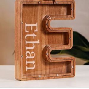 Hucha de madera con forma de letra S y cristal transparente, diseño creativo, caja de dinero portátil para regalo o uso personal - Product Image 4