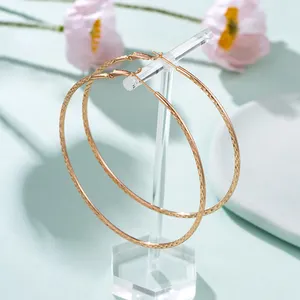 E20240425 Xuping đồ trang sức bông tai Hoop Đồng bán buôn Bông tai đơn giản và linh hoạt Phong Cách Phụ Nữ vàng trang sức