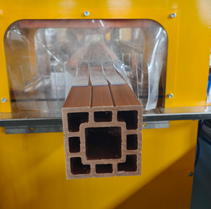 Machine de fabrication de poteaux de pergola en PE WPC, ligne de production d'extrusion de terrasse en bois-plastique, clôture - Product Image 1