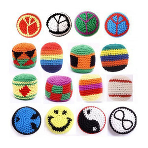 Palline da Calcio All'uncinetto Fatte a Mano Assortite per Adulti - Product Image 4
