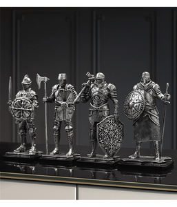 Đồ trang trí hình chiến binh nhựa mới về, mặc giáp - Product Image 6