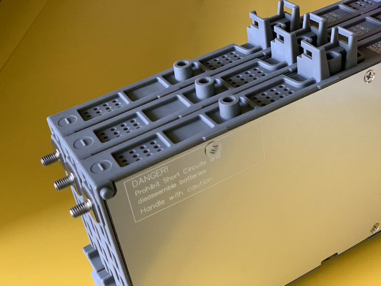 toyota aqua hybrid car battery