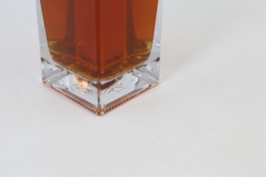 Bouteille de parfum en verre super silex, cylindre carré avec placage de flamme, Rhum épaissi, 750ml de 25 oz - Product Image 6