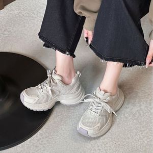 Zapatillas Deportivas con Plataforma para Mujer, Diseño Retro Transpirable en Malla Negra y Gris, Suela Gruesa, Versátiles para Uso Diario - Product Image 6