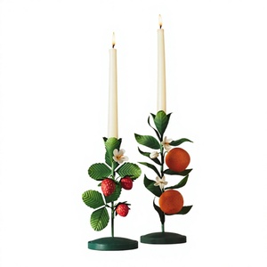 Ensemble de 2 bougeoirs en fer en forme d'arbre fruitier avec feuilles vertes et motif fraise orange pour la décoration de la maison - Product Image 1