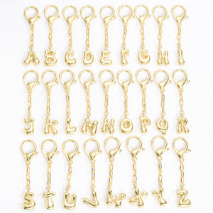พวงกุญแจตัวอักษรแบบฟองสบู่ ดีไซน์หรูหรา ปรับแต่งได้ กำลังขายดี  ทอง 18K  วัสดุทองเหลือง  ดีไซน์ทันสมัย  จี้ตัวอักษรขนาดใหญ่  ของตกแต่งกระเป๋า - Product Image 3
