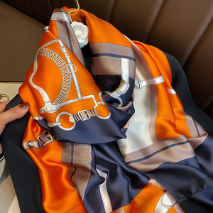 Alta calidad nuevo suave grande 180*90CM bufandas de seda Hijabs elegante flor de loto impreso bufanda de seda chal de playa envoltura para la cabeza para mujeres