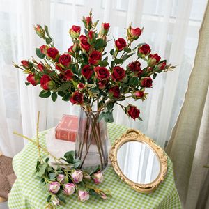 Bouquet de roses artificielles style INS, 5 têtes, miniatures, roses et blanches, pour décoration murale ou intérieure, motif pierre mousseuse - Product Image 1
