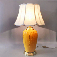 Lampe de table en céramique classique chinoise Design d'art créatif grande lumière en porcelaine hôtel Villa chambre à coucher lampe en tissu décorative pour la maison
