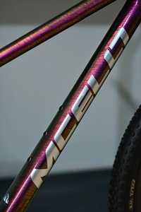 Bicicletta da Montagna MCELO T800 in Fibra di Carbonio EVO2 - 12 Velocità, Freni a Disco da 29 Pollici, Pneumatici da <span class=keywords><strong>2</strong></span>,1 Pollici, Forcella Anteriore ROCKSHOX Judy a Pressione d'Aria - Product Image 3