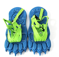 Raquettes à neige pour enfants en forme de patte de monstre, en plastique HDPE, avec sangle réglable pour les jeux d'hiver sur la neige