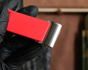 Montre de sport pour homme de style voiture de sport OEM, montre personnalisée de haute qualité, montre de luxe hip-hop pour soirée avec moissanite VVS incrustée sur le cadran - Product Image 5