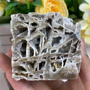 Vente en gros de sphalerite naturelle de style bohème pour la guérison spirituelle, tendance de la mode pour la décoration intérieure unique, cadeaux de vacances, pierre - Product Image 1