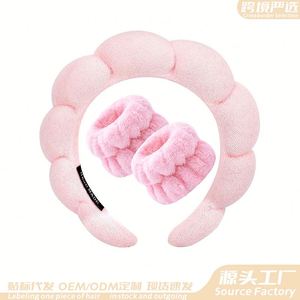 Set de Diadema de Felpa con Diseño de Nube Trenzada y Banda para la Muñeca, para Lavado Facial, Maquillaje, Spa, Bodas, Regalo para Damas de Honor - Product Image 2