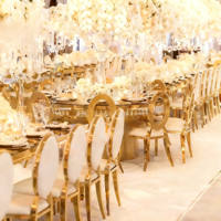 Chaises de banquet de luxe royales pour événements, en acier inoxydable doré, pour mariages en extérieur, avec coussin de siège moderne en cuir PU blanc et velours