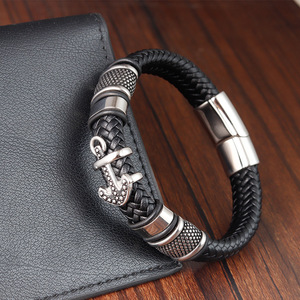Pulsera de Cuero Trenzado Negro Genuino Hecha a Mano con Ancla Antigua de Acero Inoxidable y Cierre Magnético, Estilo Náutico para Hombre - Product Image 4