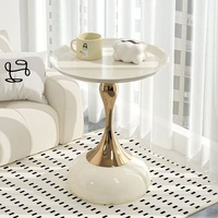 Table basse tendance de style italien en métal avec plateau en marbre, design de luxe léger pour salon, chambre à coucher, coin de canapé mobile