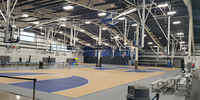 École moderne personnalisée Structure métallique publique commerciale Salle de sport Métal pour sites sportifs Stade préfabriqué avec toit Auvent Acier