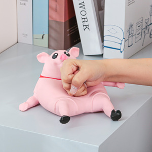 ของเล่นบีบแกะสลักรูปหมูสีชมพู TPR ของเล่นบีบคลายเครียดรูปสัตว์ บีบแล้วคืนรูปช้าๆ ของเล่นฟิดเจ็ตสำหรับผู้ใหญ่และเด็ก ใช้ได้ทั้งชายและหญิง - Product Image 1