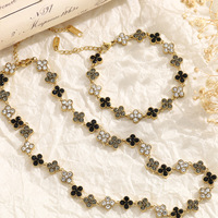 Ensemble de bijoux tendance et délicat en zircon multicolore, plaqué or, motif trèfle à quatre feuilles, design de mode de luxe léger, vente en gros