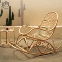 Fauteuil de loisirs en rotin au design moderne avec pieds en bois massif, inclinable et réglable, pour salon et bar